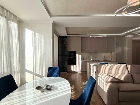 Оренда дизайнерської 2-кім + кухня-студія 100 м кв. вул. Лемківська Львов