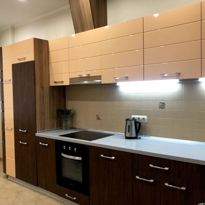 Сдам 3к квартиру ,Центр,ЖК Адмирал,Паркинг,Закрытый двор,Охрана. - фото 1