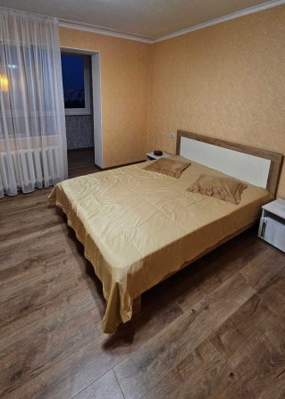 СДАМ СРОЧНО 2 комнатную квартиру ЦЕНТР - фото 1