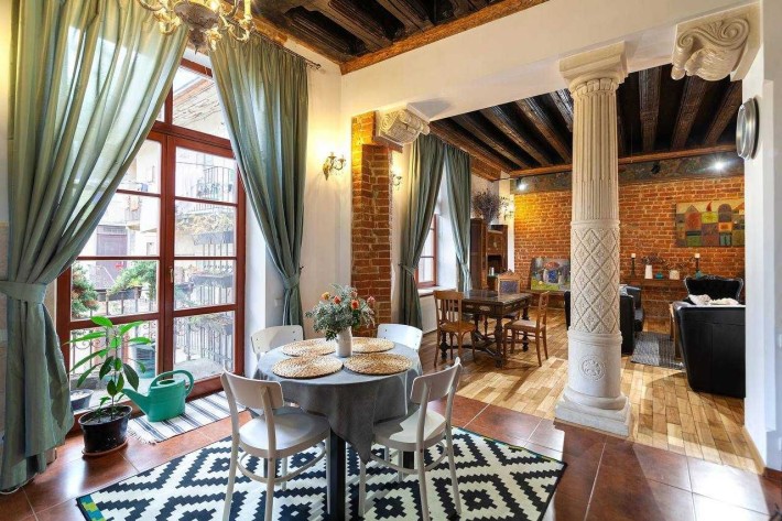 Оренда. 3 СПАЛЬНІ. Центр Львова. Дизайнерський ремонт. Дворівнева. - фото 1