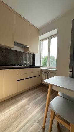 Сдам 2х комн кварт Сегедская 4 ст. Б. Фонтана Юредическая Академия - фото 1