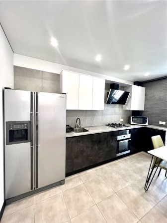 Сдам квартиру новострой жк Лазурный Центральный рынок Рогатинский - фото 1