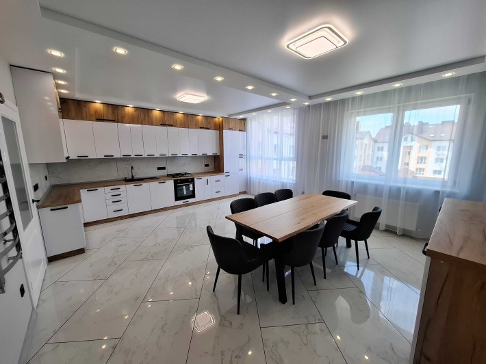 Оренда 5 кім. квартири  вул. Тролейбусна + гараж і паркомісце - фото 1