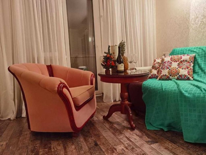 Сдвм 2-ком ( раздельную) квартиру в сталинке. Центр, район Музкомедии. - фото 1