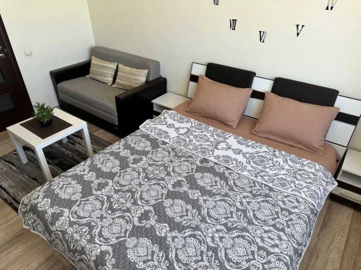 СДАМ ОТЛИЧНУЮ 1 комнатную квартиру ЦЕНТР Ул Базарная - фото 1