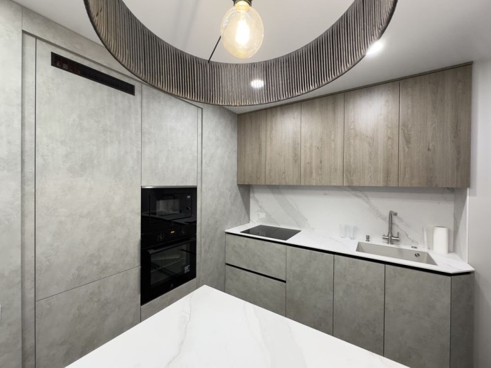 Оренда 2-кімнатної квартири + кухня-студія в ЖК Велика Британія - фото 1