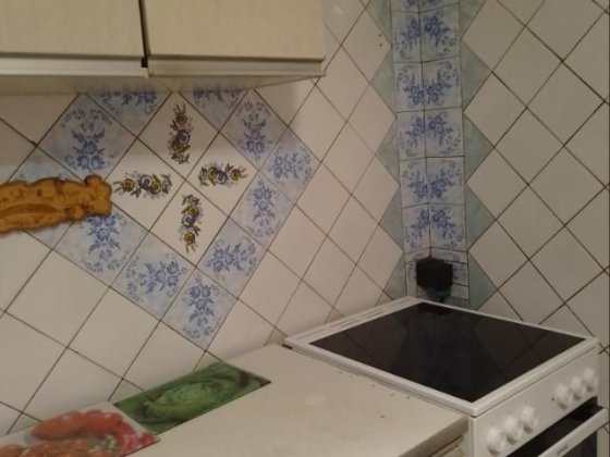 Здам 3х к.квартиру на Олимпийской 6000грн+свет,отопление зимой пополам Харків