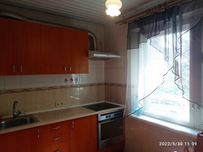 Сдам 2 квартиру метро Холодная Гора ул.Ильинская,1/12 кап рем ц7500 - фото 1