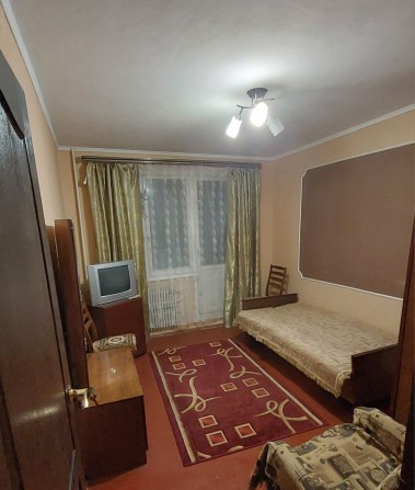 Сдам СВОИ  2 комнаты  в 3-х комн кв. Зубарева 35А - фото 1