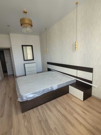 С летом! Сдам новую квартиру на Фонтане. Рядом Аркадия, ЖК Солнечный. - фото 1