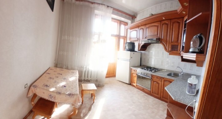 Сдам большую квартиру у метро. - фото 1