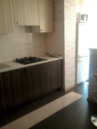 Сдам 1 комнатную квартиру на Алексеевке, пр.Победы,68Б. ост.Школьная. - фото 1