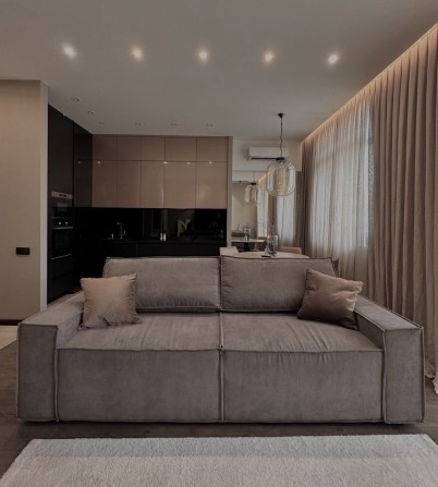 Сдам квартиру в 19 Жемчужине, Французский бульвар 60Г. Гардероб - фото 1