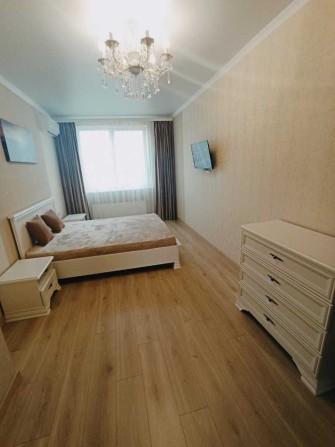 Сдам красивую квартиру в новострое -  Кадор на Таирова - фото 1