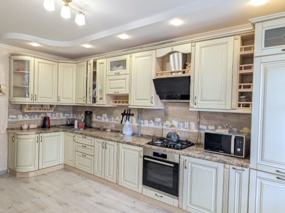 Калинова Слобода. Здається в оренду 2-тна квартира з функціоналом 3-х Крихівці