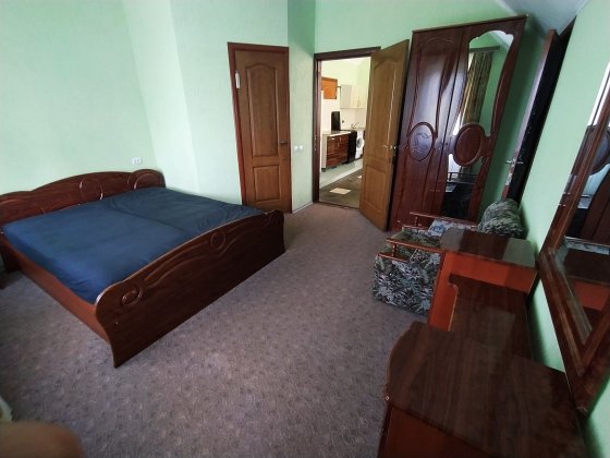 Здаю 3кім.квартиру у приватному будинку  с. Пухівка Пуховка