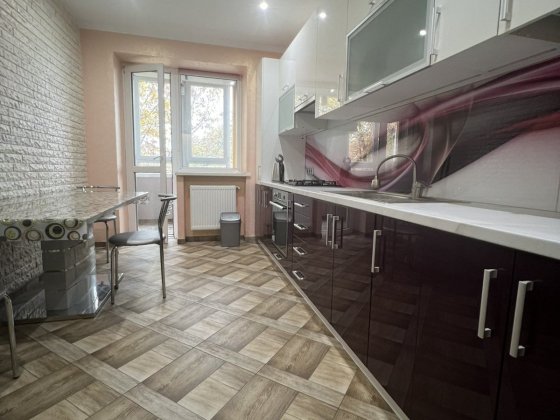 Оренда 3-кімнатної квартири м. Винники вул. Івасюка Винники