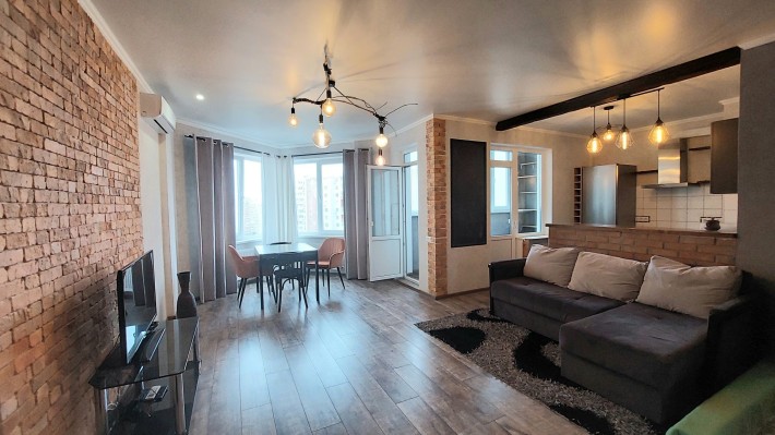 Сдается 1-комнатная квартира ЖК "Радужный"/ пр.Небесной Сотни - фото 1