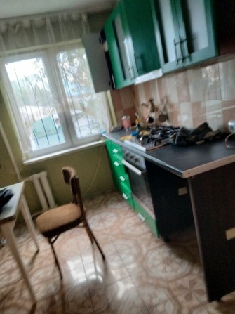 Квартиру сдам на оговоренный срок 4-х комнатную - фото 1