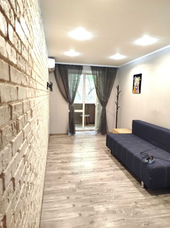 Сдається 2 х кім. квартира по вул. Космічній 130 а - фото 1