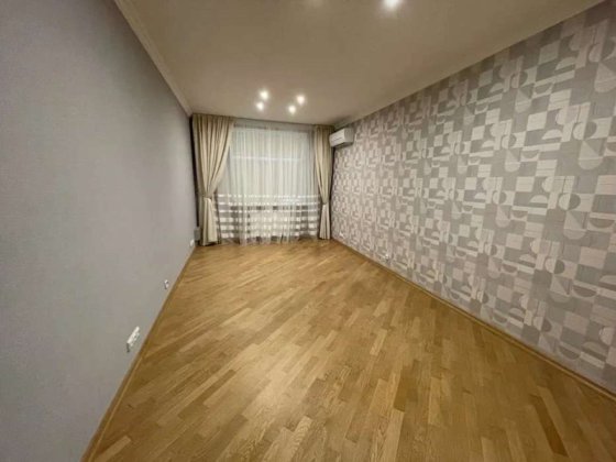 Продаж 3-кімнатної квартири на вул.Паторжинського, 14 Київ