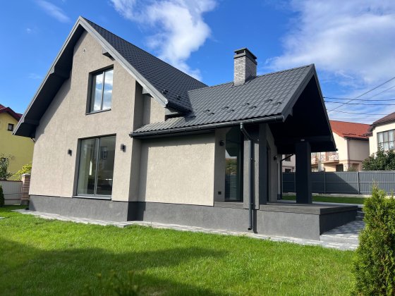 Продаж нового будинку з якісним ремонтом в елітному районі " Івано-Франківськ