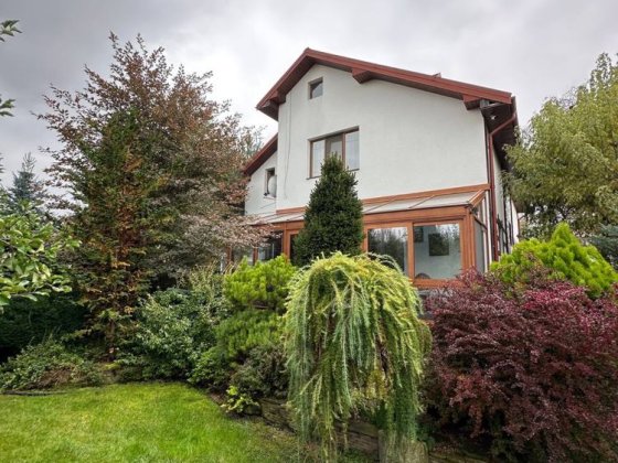 Елітний будинок з басейном , сауною , спортзалом біля Міського Озера Івано-Франківськ