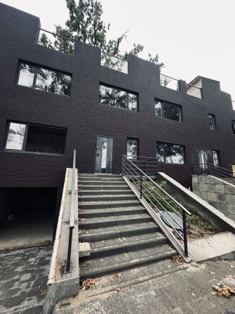 Просторий таунхаус у Бучі - ідеальний варіант для комфортного життя! - фото 1