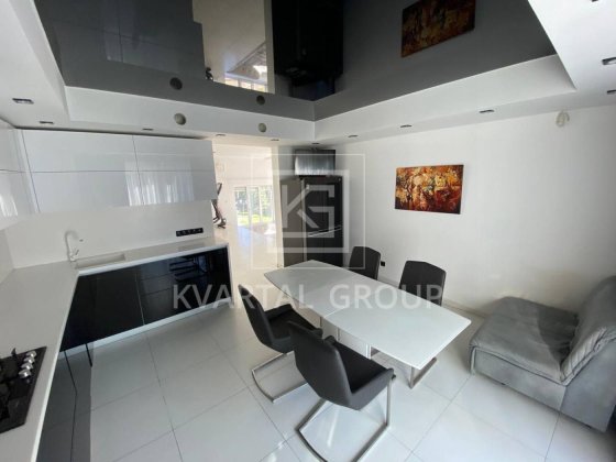 Будинок з ремонтом, сауною, басейном та власною спортивною залою Буча