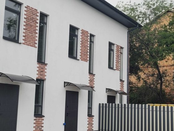 Продаж таунхауса 3 поверха з документам Вишневе