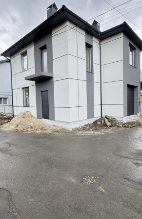 Будинок в центрі міста — готовий до ремонту! - фото 1