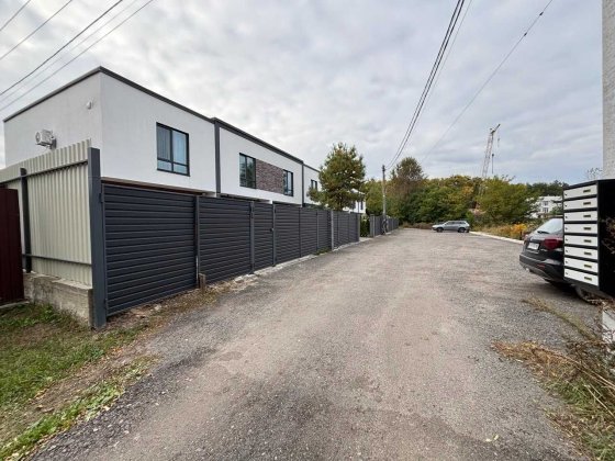 Продам таунхаус 90 м2,  є зона блокування, р-н "Сади", Бровари. Бровари