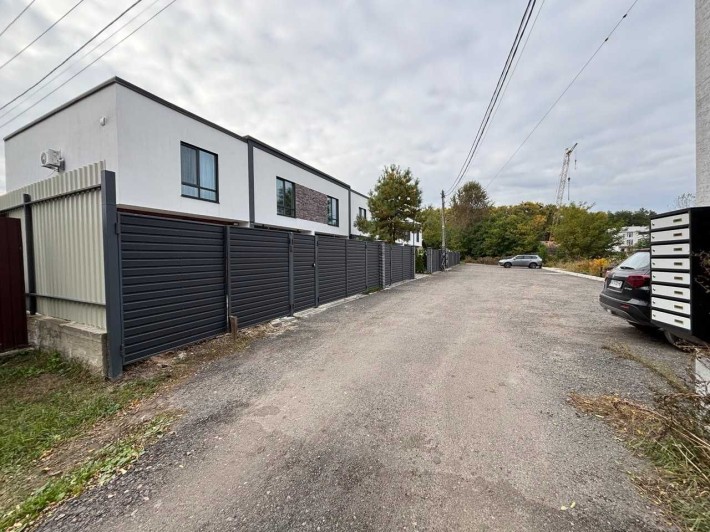 Продам таунхаус 90 м2,  є зона блокування, р-н "Сади", Бровари. - фото 1