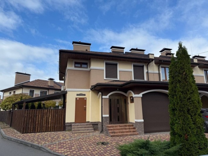 Продам Таунхаус в Броварах - фото 1