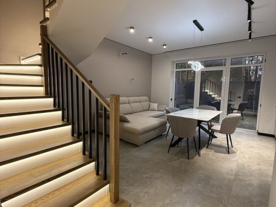 Таунхаус в районі Центрального парку. Дизайнерський ремонт. Ірпінь