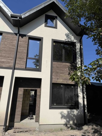 Таунхауси в КМ біля Бучанського парку - фото 1