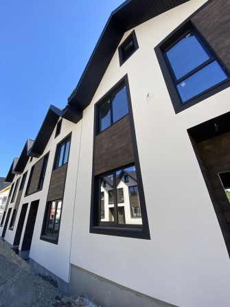 Таунхаус біля Бучанського парку з переднім та заднім дворами!1-2 сотки - фото 1