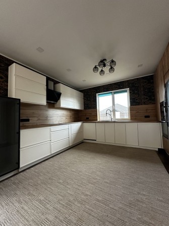 Будинок з Ремонтом та меблями в Бучі, район нової забудови - фото 1