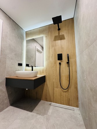 Таунхаус з ремонтом біля лісової зони - фото 1