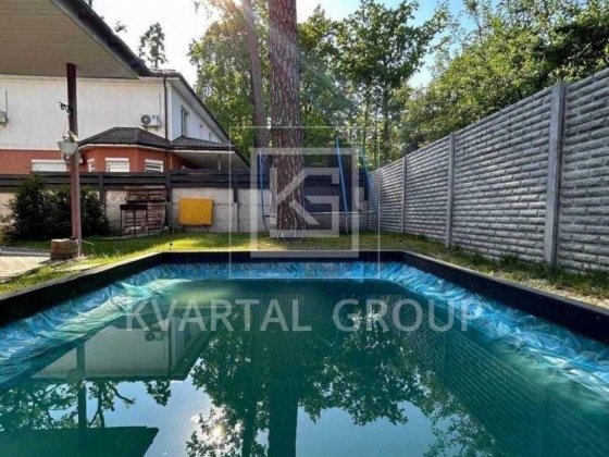 Дуплекс в Центральній частині Бучі з басейном Ірпінь