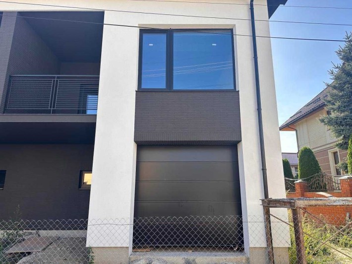 Дуплекс у місті, неподалік озера - фото 1