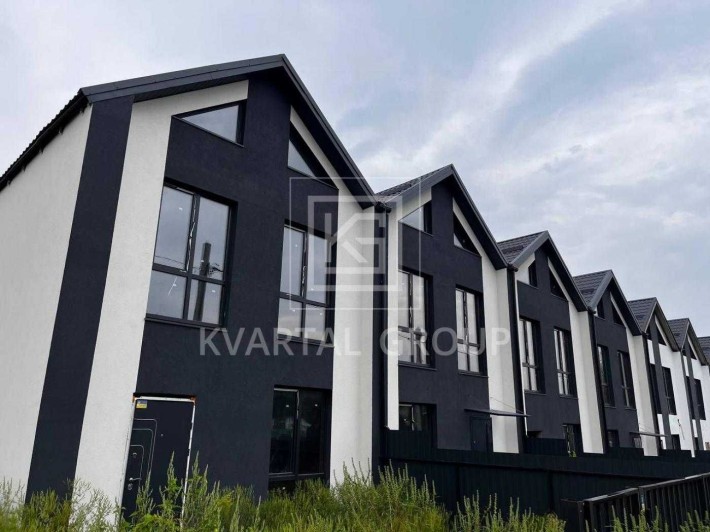 В продажу НОВИЙ ТаунХаус 107м2 в предмісті Києва - фото 1