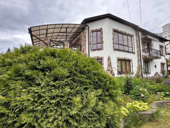 Продаж особняка в центрі міста Івано-Франківськ