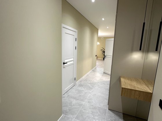 Таун з дуже сучасним ремонтом і величезною терасою Ірпінь