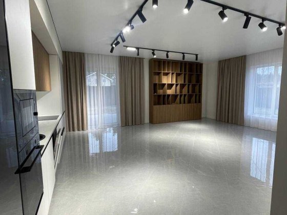 Будинок з ремонтом в престижному районі за супер ціною! Буча