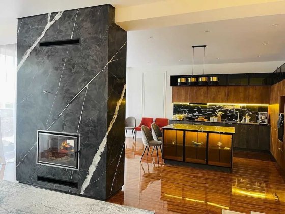 Будинок з сучасним ремонтом, район Каскад поруч річки. Івано-Франківськ