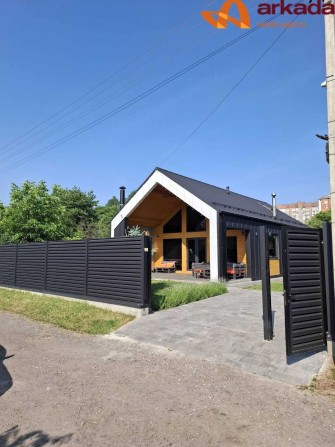 Продаю будинок на березі річки в самомому місті. - фото 1