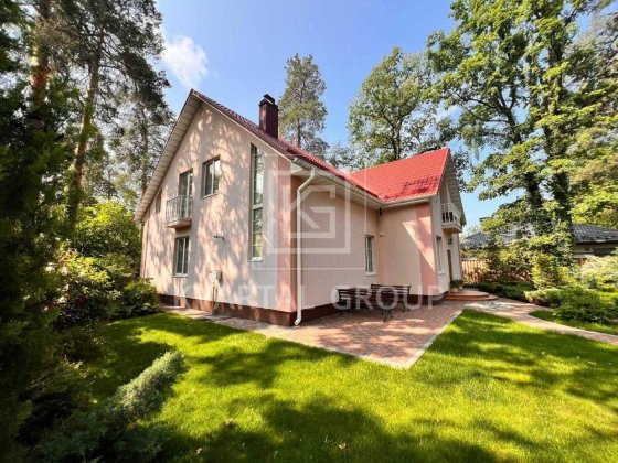 Просторий будинок з власним садом та гаражем у лісовій частині Ірпеня Ирпень