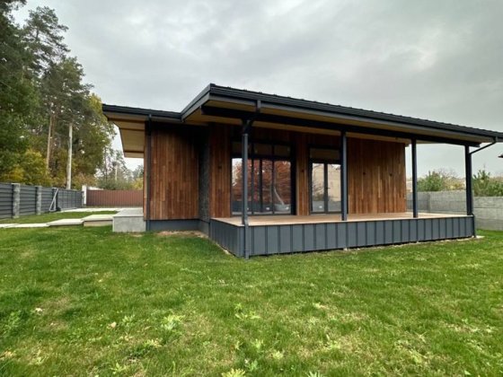 Будинок в лісі поруч з озером в с. Буча Буча