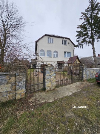 Продам Будинок заходь і живи два гаража, власна ділянка, 10хв до міста - фото 1